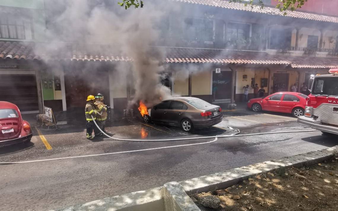 Huejutla Se Incendia Vehículo En La Zona Centro El Sol De Hidalgo Noticias Locales 